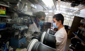 biosafety lab worker
